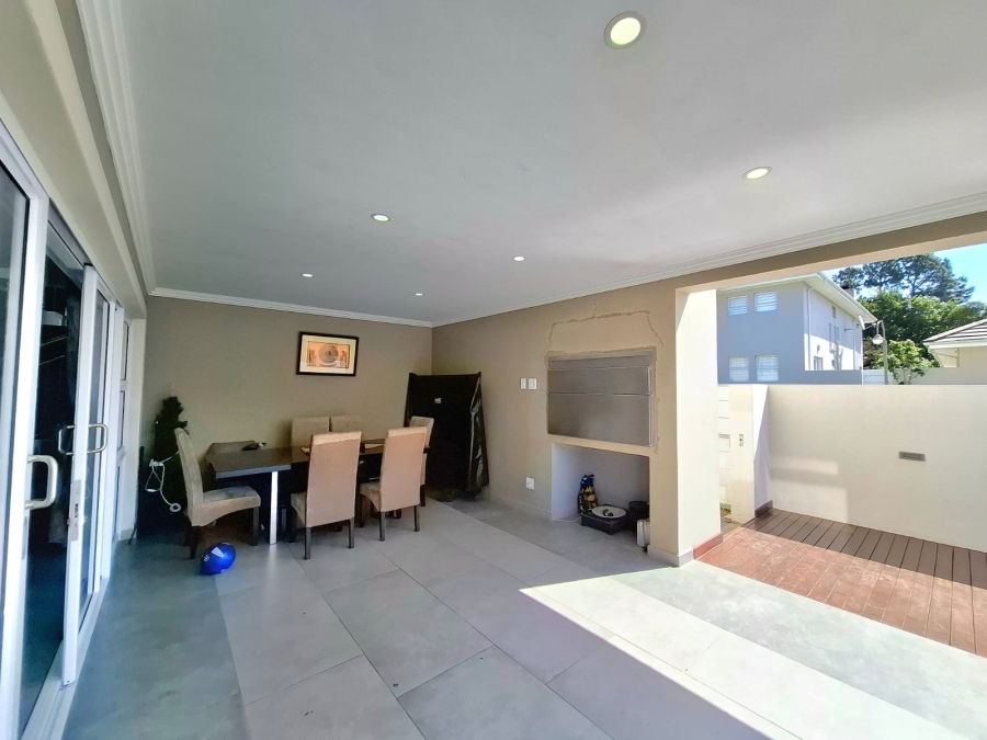 6 Bedroom Property for Sale in Beacon Bay Eastern Cape